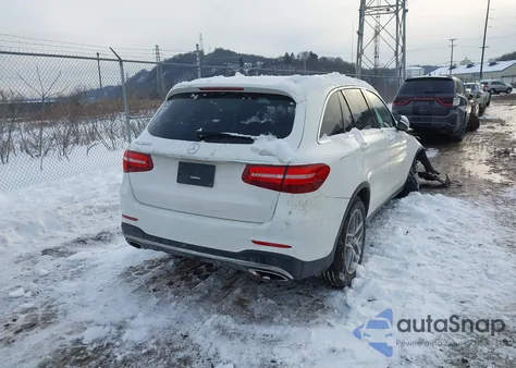 2018 Mercedes-Benz Glc 300 4Matic z USA, uszkodzony, nr VIN WDC0G4KB7JV063483